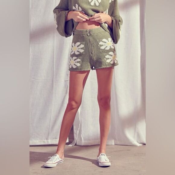 STORIA Daisy High RIse Sweater Shorts *NEW* - Picture 1 of 14